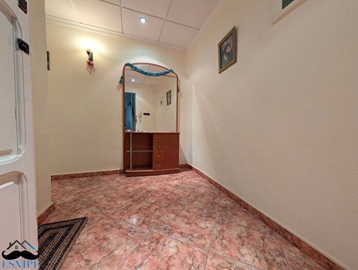 Casas en venta y pisos alquiler - 1