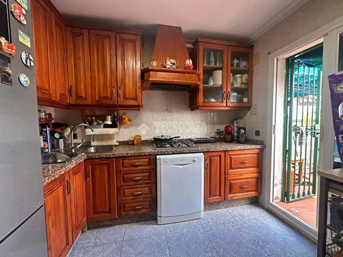 Casas en venta y pisos alquiler - 3