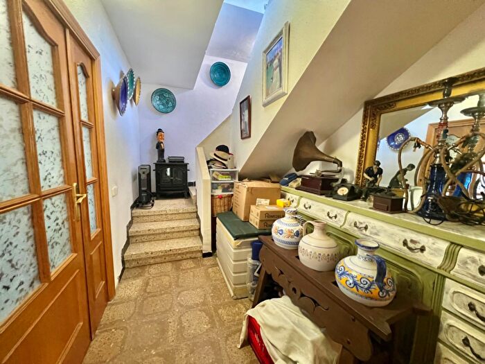 Casas en venta y pisos alquiler - 3
