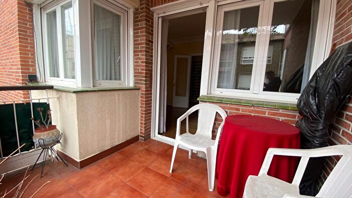 Casas en venta y pisos alquiler - 2