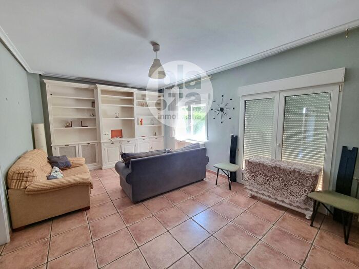 Casas en venta y pisos alquiler - 3