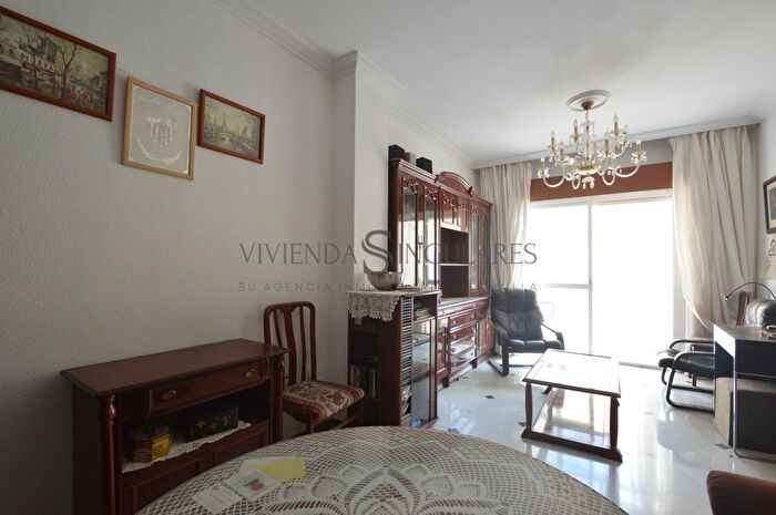 Casas en venta y pisos alquiler - 2