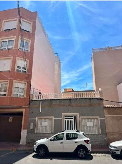 Casas en venta y pisos alquiler - 1