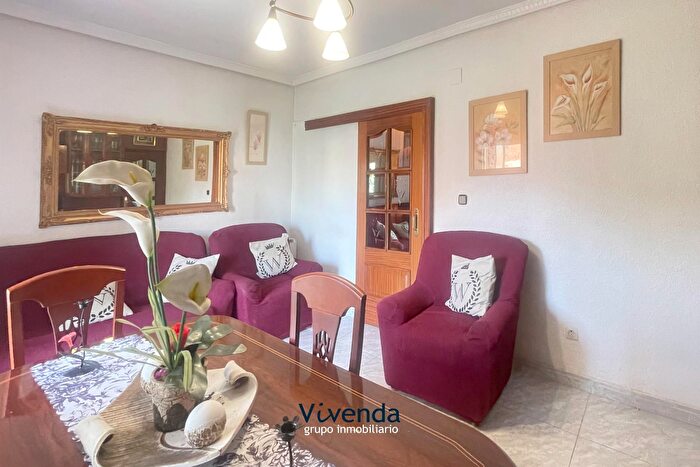 Casas en venta y pisos alquiler - 3