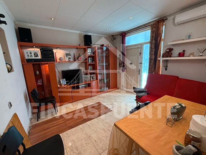 Casas en venta y pisos alquiler - 2