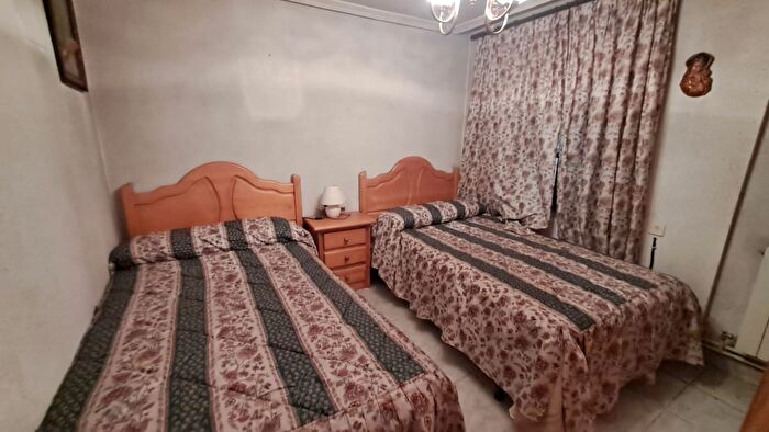 Casas en venta y pisos alquiler - 2
