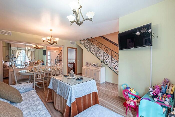 Casas en venta y pisos alquiler - 3
