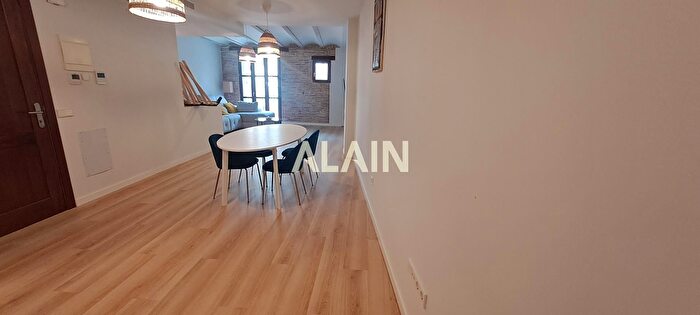 Casas en venta y pisos alquiler - 3