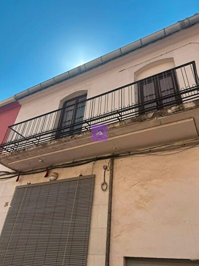 Casas en venta y pisos alquiler - 1