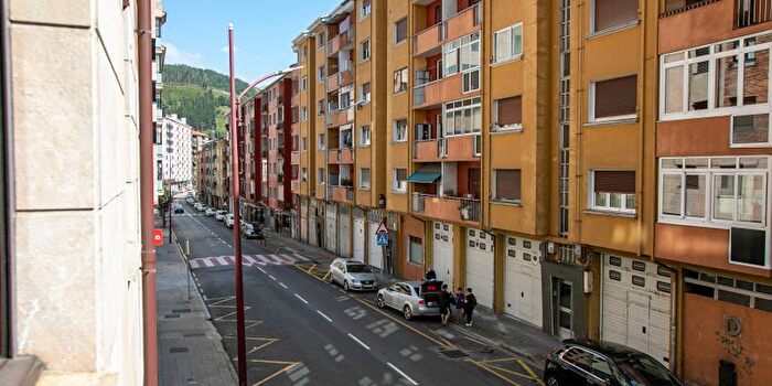 Casas en venta y pisos alquiler - 2