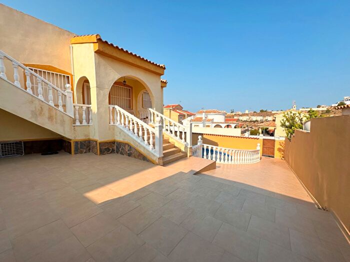 Casas en venta y pisos alquiler - 3