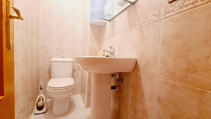 Casas en venta y pisos alquiler - 2