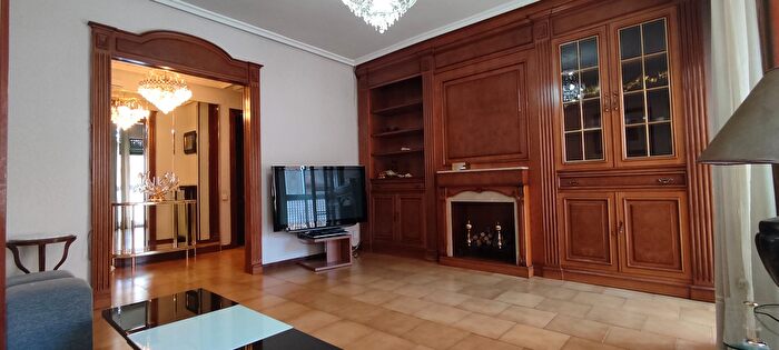 Casas en venta y pisos alquiler - 2