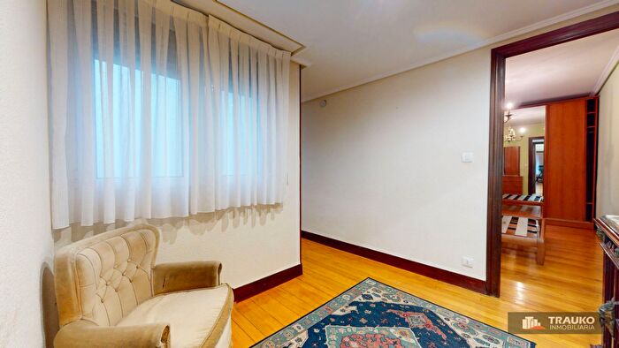Casas en venta y pisos alquiler - 3