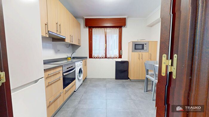 Casas en venta y pisos alquiler - 1