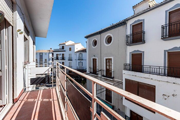 Casas en venta y pisos alquiler - 1