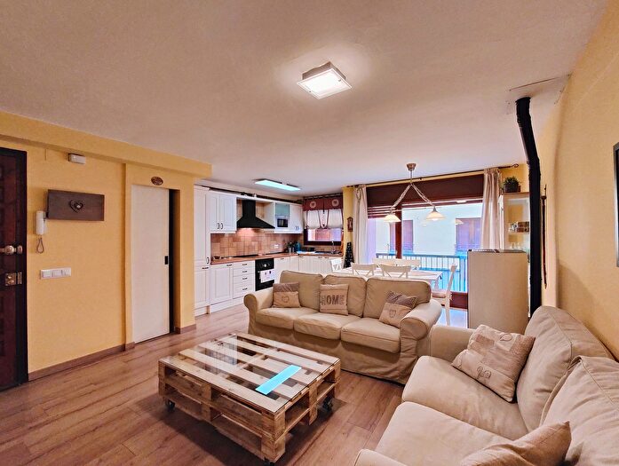 Casas en venta y pisos alquiler - 3