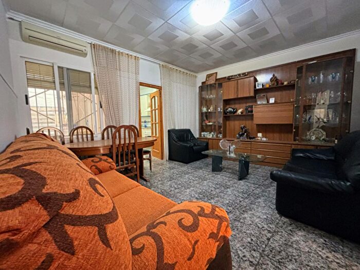 Casas en venta y pisos alquiler - 1