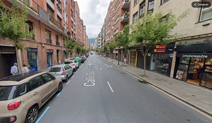 Piso en venta en Abando Albia, Ensanche Moyua Diputación de 5 habitaciones