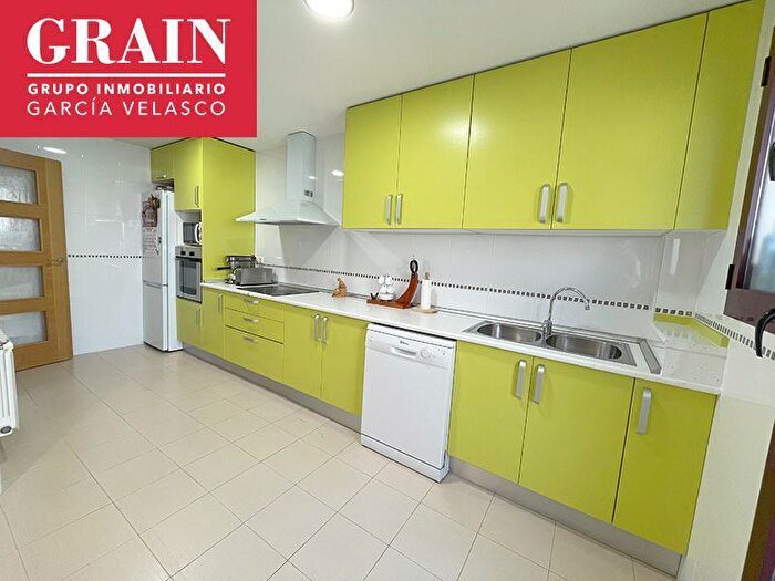 Casas en venta y pisos alquiler - 3