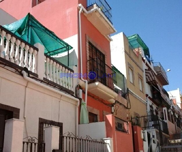 Casas en venta y pisos alquiler - 1