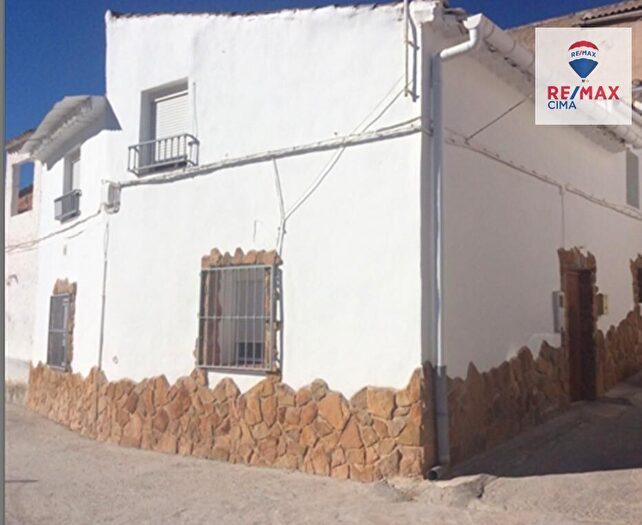 Casa en venta en Zújar, Granada de 4 habitaciones