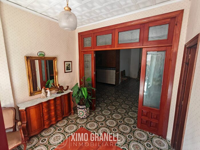 Casas en venta y pisos alquiler - 1