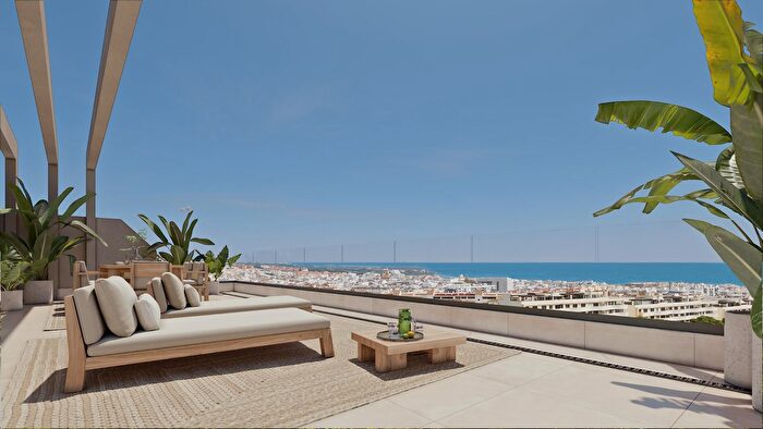 Piso en venta en Estepona Pueblo, Huerta Nueva de 3 habitaciones