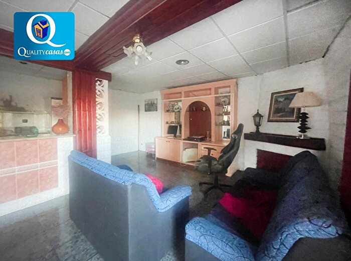 Casas en venta y pisos alquiler - 1