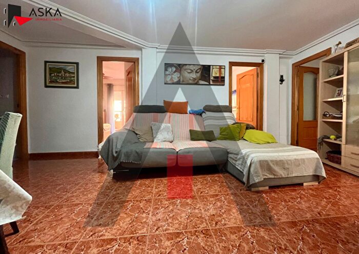 Casas en venta y pisos alquiler - 2