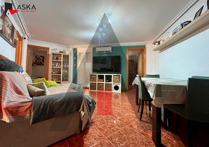 Casas en venta y pisos alquiler - 1