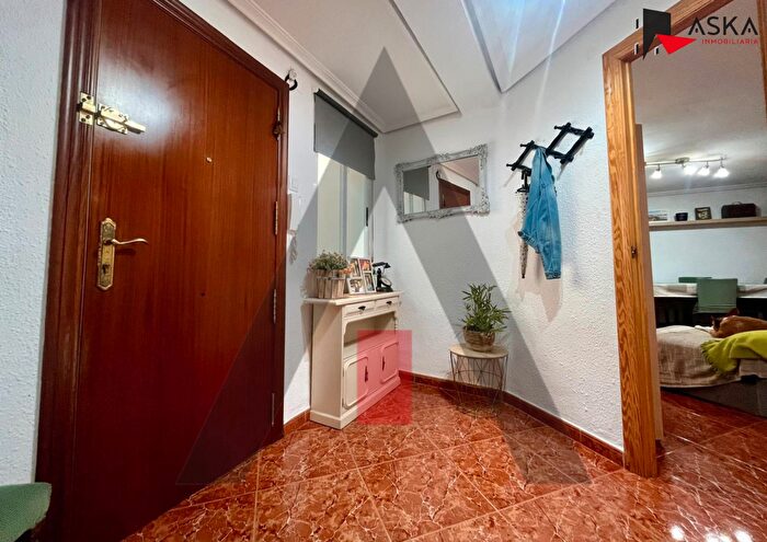 Casas en venta y pisos alquiler - 3