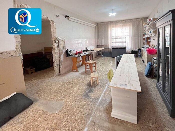 Casas en venta y pisos alquiler - 1