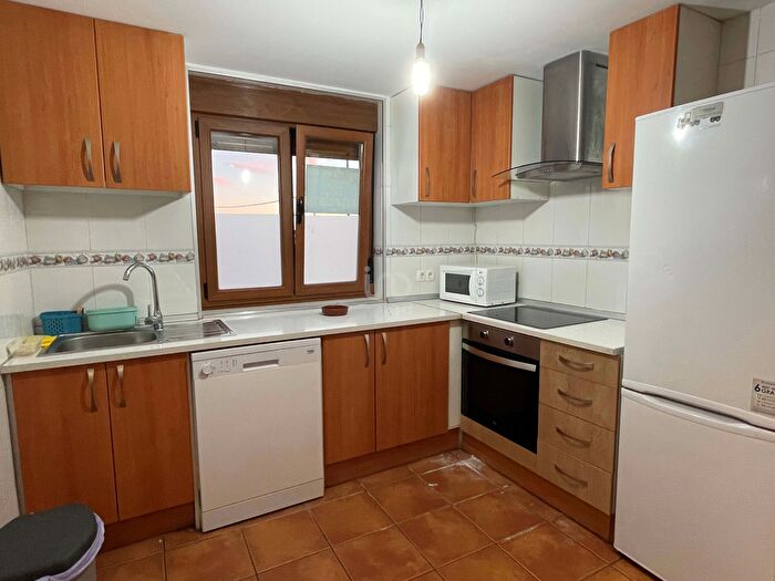 Casas en venta y pisos alquiler - 1