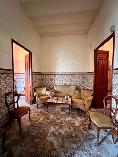 Casas en venta y pisos alquiler - 1