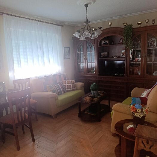 Casas en venta y pisos alquiler - 2