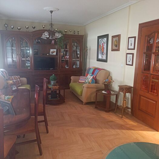 Casas en venta y pisos alquiler - 1