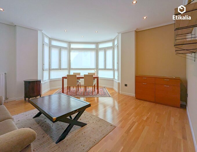 Casas en venta y pisos alquiler - 3