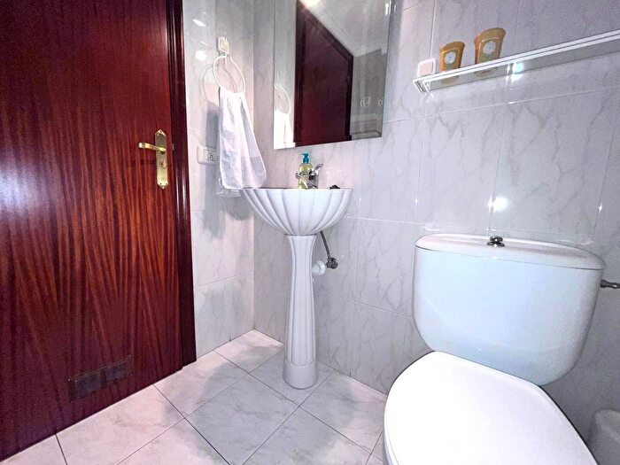Casas en venta y pisos alquiler - 3