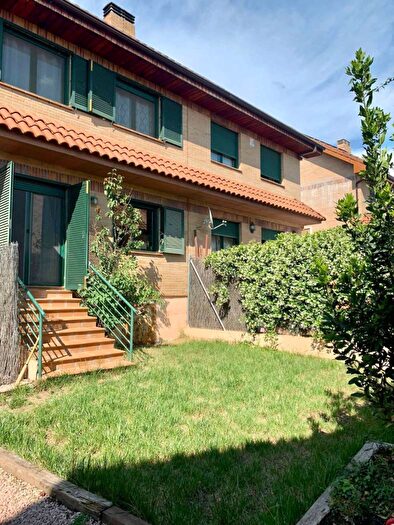 Casas en venta y pisos alquiler - 1