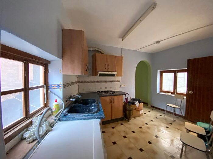 Casas en venta y pisos alquiler - 1