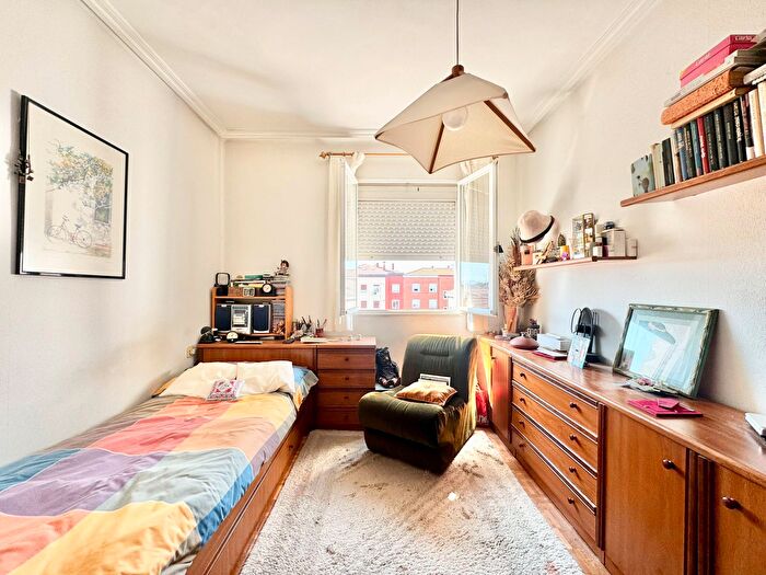 Casas en venta y pisos alquiler - 3