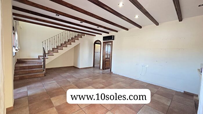 Casas en venta y pisos alquiler - 2