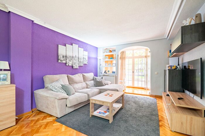 Casas en venta y pisos alquiler - 2