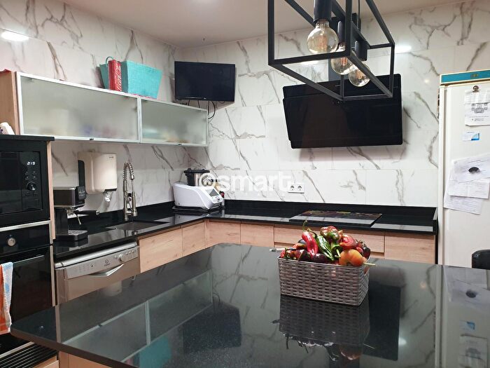 Casas en venta y pisos alquiler - 3