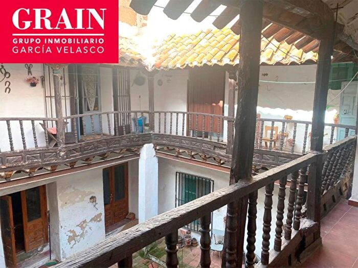 Casas en venta y pisos alquiler - 1