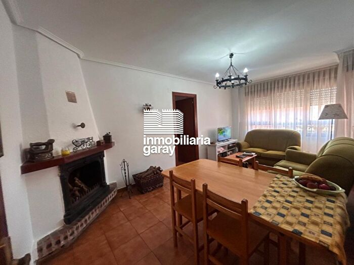 Casas en venta y pisos alquiler - 1