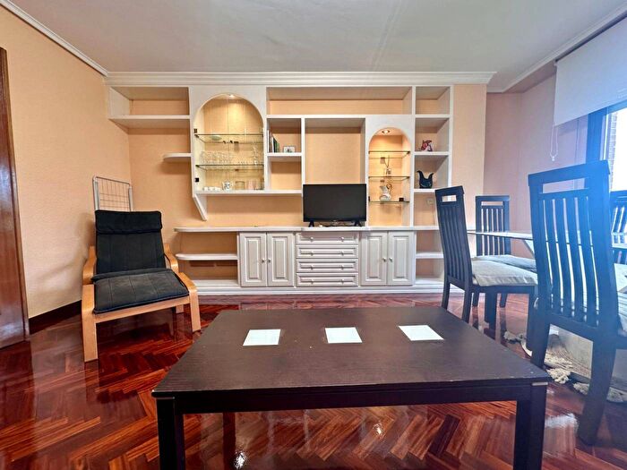 Casas en venta y pisos alquiler - 3