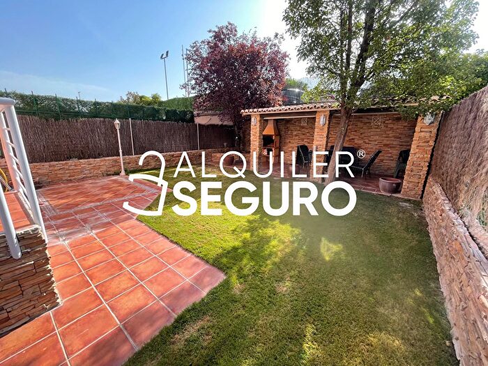 Casas en venta y pisos alquiler - 1