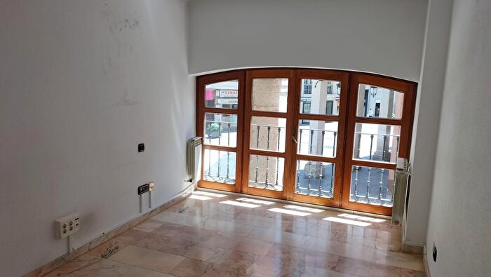 Casas en venta y pisos alquiler - 2